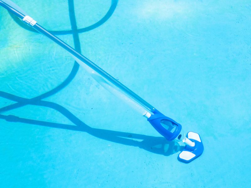 Swimming Pool Vacuuming detail